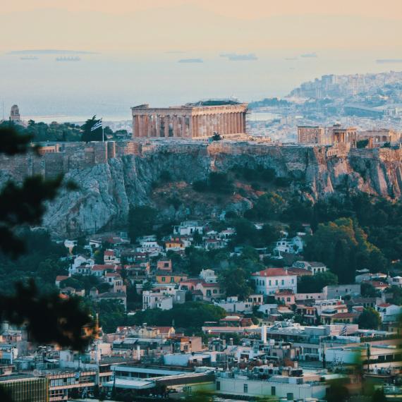 Why You Should Invest in Greek Real Estate Now